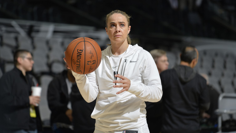 Becky Hammon se convierte en la primera mujer en dirigir un equipo de la NBA