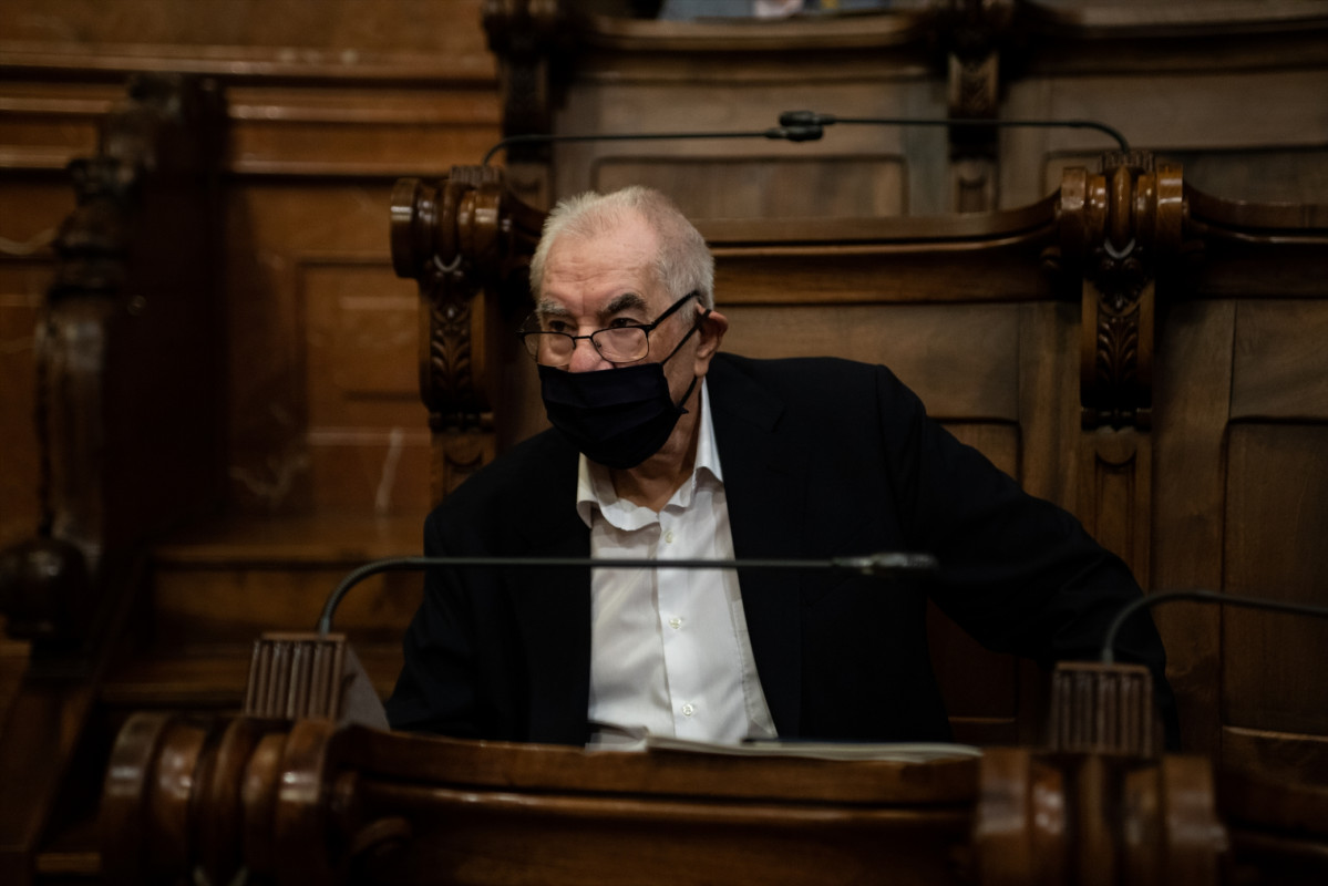 El presidente del grupo de ERC en el Ayuntamiento de Barcelona, Ernest Maragall, durante un pleno del Consejo Municipal del Ayuntamiento de Barcelona dedicado al uso del superávit de 2019 para la cri