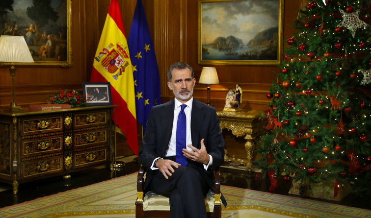Felipe VI viaja a Abu Dabi y se cita en Madrid con el rey emérito