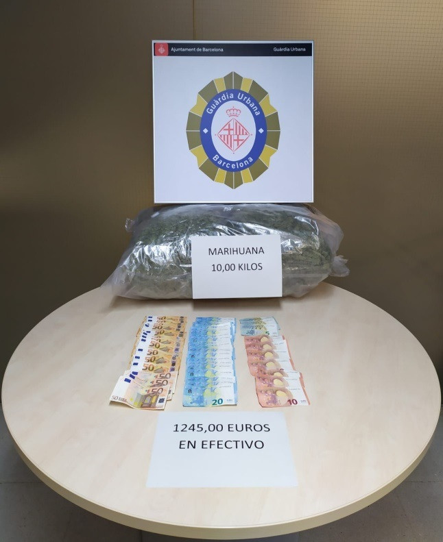 EuropaPress 3518993 sucesos  dos detenidos intentar enviar 10 kilos marihuana empresa