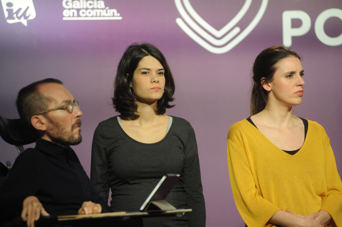 (I-D)  El secretario de Acción de Gobierno, Acción Institucional y Programa de Podemos, Pablo Echenique; la portavoz de Unidas Podemos en la Asamblea de Madrid, Isa Serra; y la dirigente de la forma
