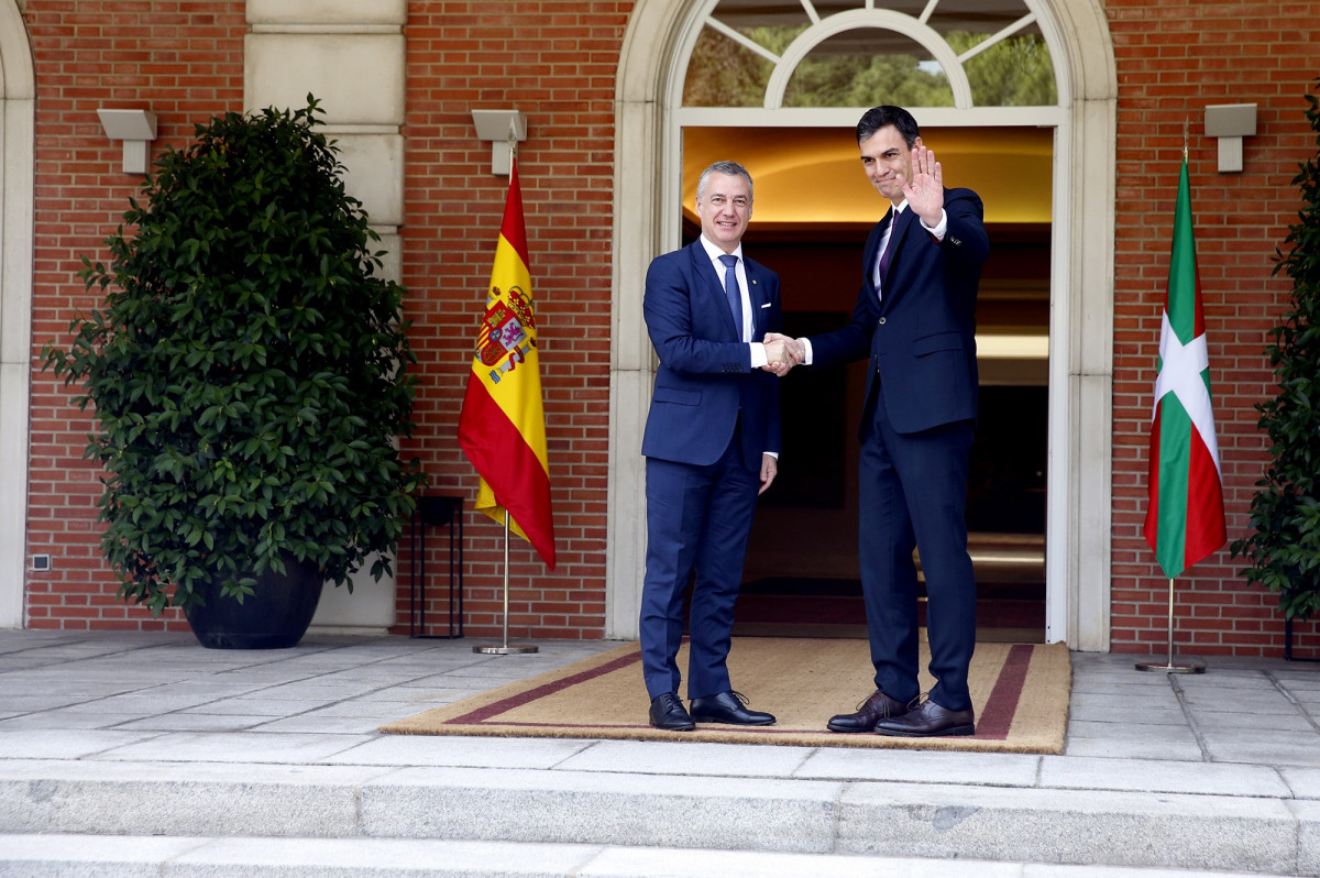 El Lehendakari, Iñigo Urkullu, con el presidente Pedro Sánchez en La Moncloa