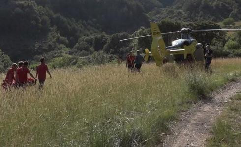 Los Bomberos rescatan al espeleólogo accidentado en la cueva d'En Cuberes