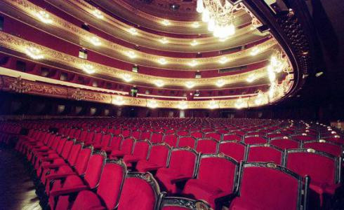 El Liceu dice que la huelga de acomodadores hace peligrar su proyecto de integración laboral