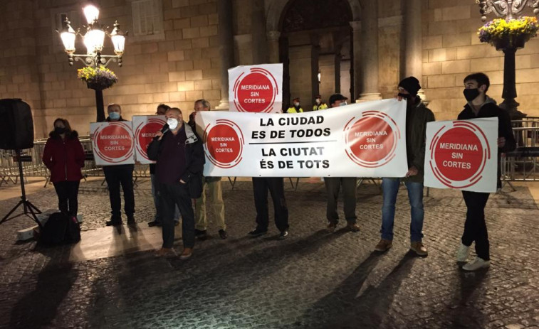 Los vecinos de la Meridiana de Barcelona, hartos de los cortes de tráfico, exigen actuar a Generalitat y Ajuntament