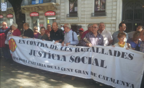 Reivindicación delante del Departament de Salut por los recortes en sanidad