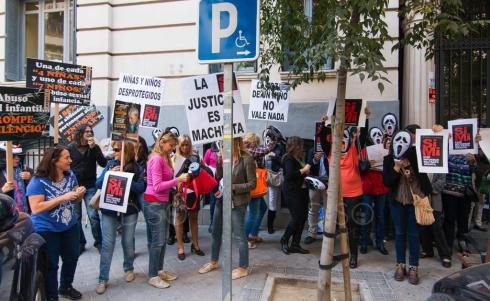 Padres de víctimas de maltrato infantil alertan al TSJC de la desprotección de estos menores