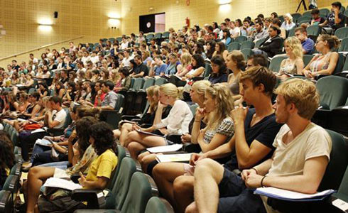 Bruselas avisa de que corre riesgo el pago de las becas Erasmus por los recortes de presupuesto