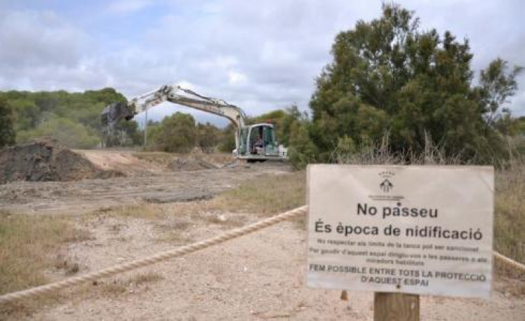 Los bomberos buscan a dos personas arrastradas por la crecida del Foix en Cubelles