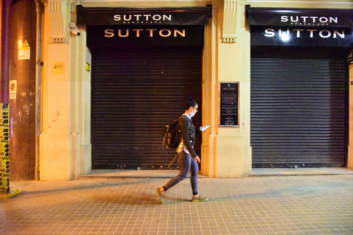 Una discoteca cerrada en Barcelona, Catalunya (España), a 7 de octubre de 2020. La Generalitat ha congelado la reapertura de discotecas que tenía prevista esta noche a consecuencia de la evolución 
