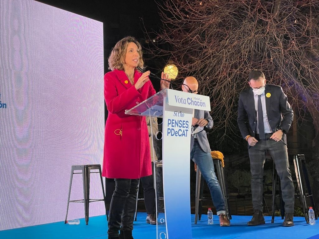 La candidata del PDeCAT a las elecciones catalanas, Àngels Chacón, en el acto final de campaña en el Recinto Modernista de Sant Pau de Barcelona.