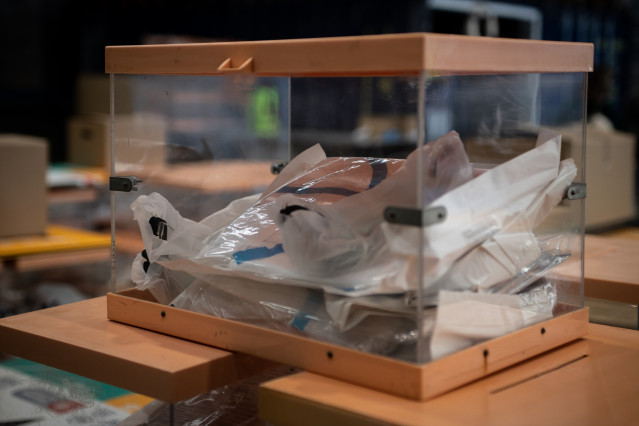 Material electoral para los pr&oacute;ximos comicios de Catalu&ntilde;a en un almac&eacute;n del Ayuntamiento de Barcelona