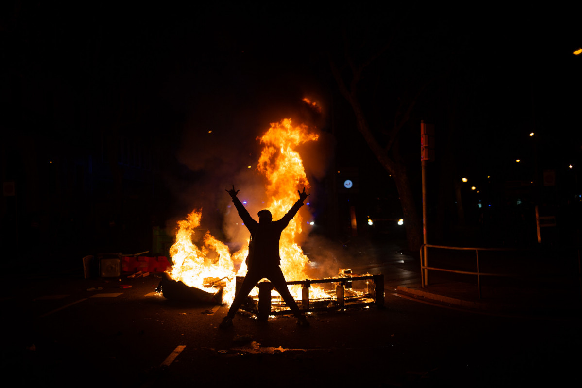 AMP.- Sucesos.- Unas 2.200 personas protestan en Barcelona por segundo día por el rapero Hasel