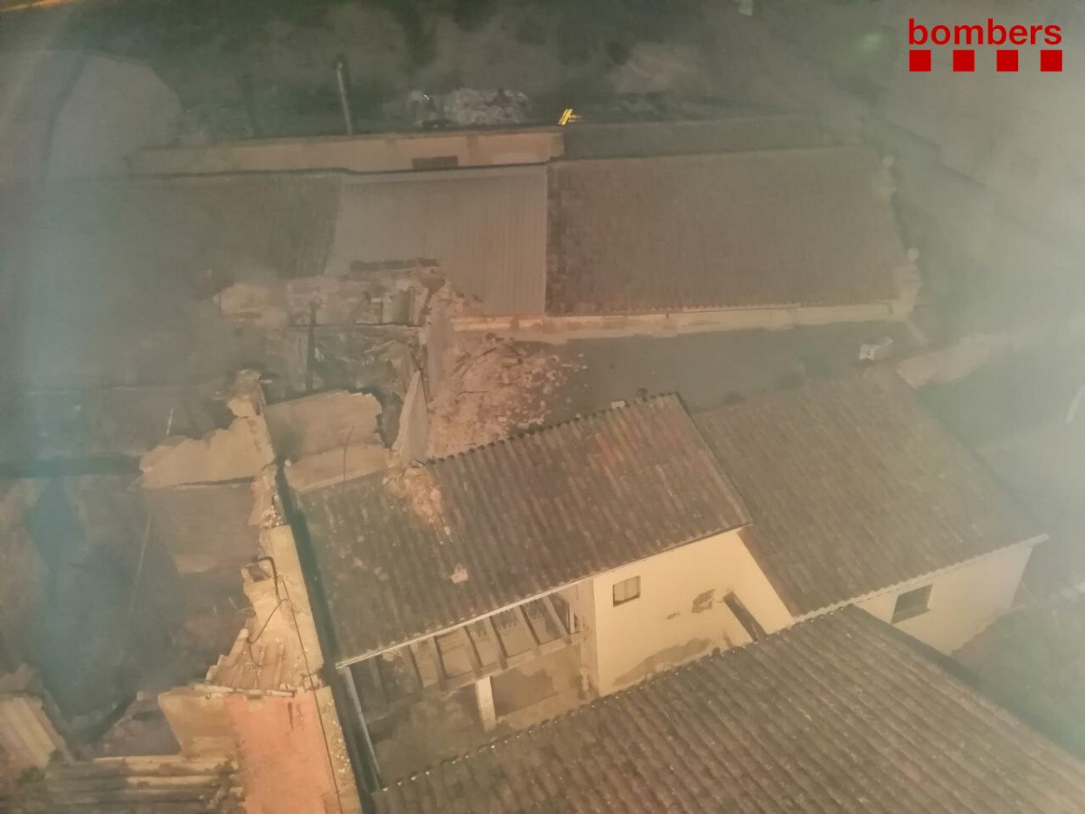 Fábrica de cartón incendiada en Òdena (Barcelona)