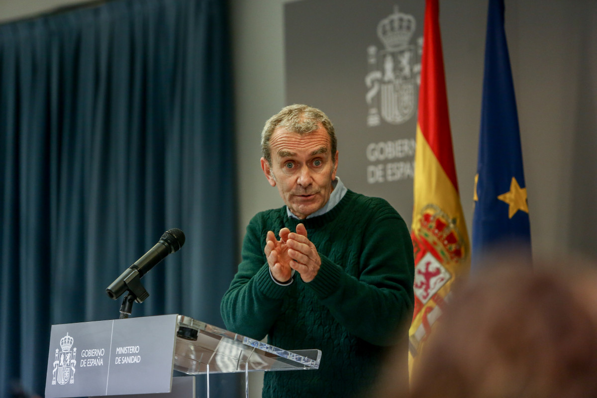 El director del Centro de Coordinación de Alertas y Emergencias Sanitarias (CCAES), Fernando Simón, interviene durante una rueda de prensa convocada ante los medios de comunicación en el Ministerio