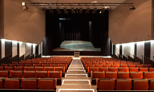Teatre badalona 21600x950