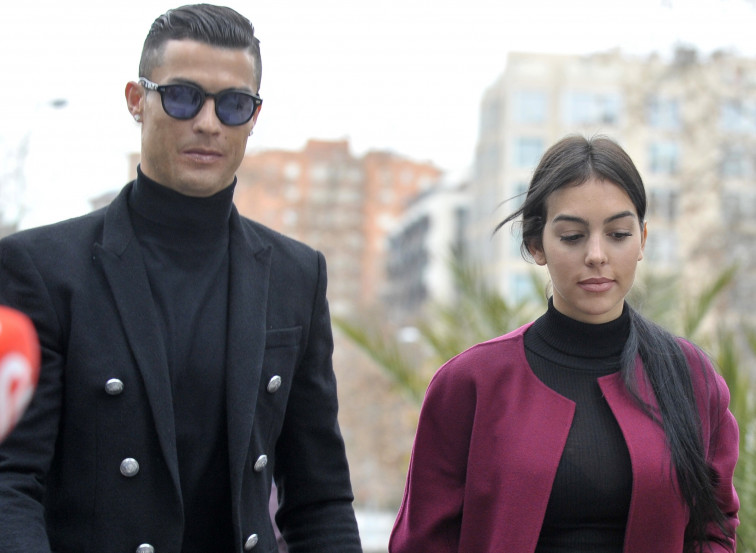 Cristiano Ronaldo manda a su gato al veterinario en un jet privado