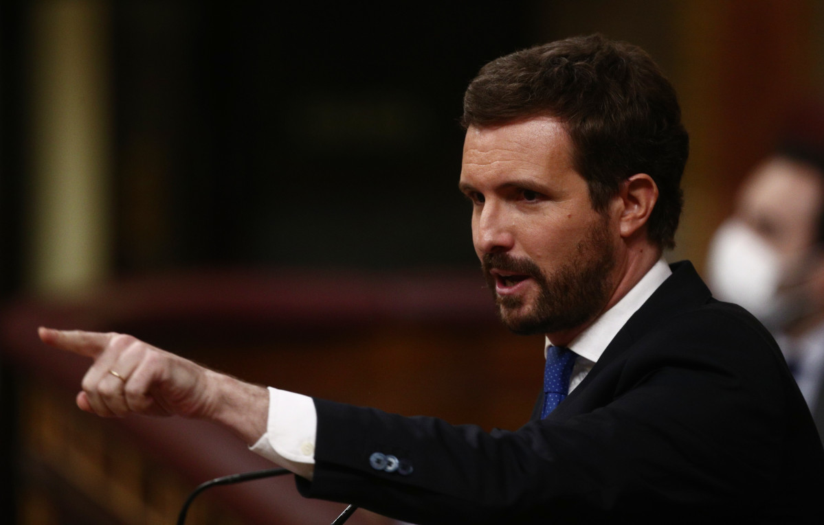 El líder del PP, Pablo Casado, interviene durante una sesión de Control al Gobierno en el Congreso de los Diputados, en Madrid, (España), a 24 de febrero de 2021. El pleno estará marcado por la in