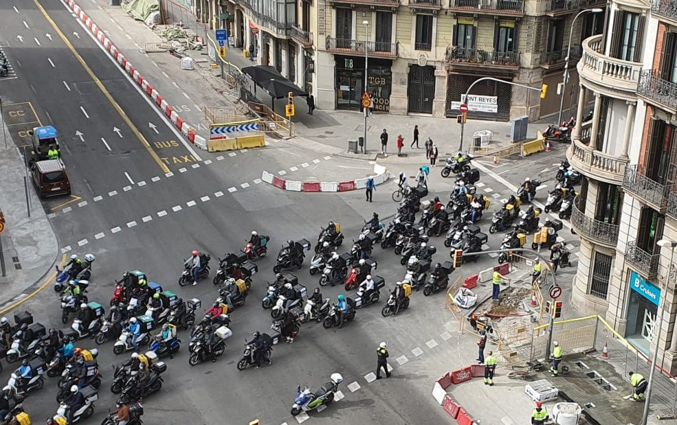 Motos