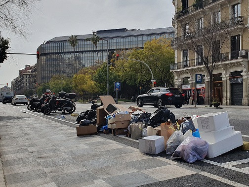 Muere una mujer tras ser atropellada por un camión de la basura en Tarragona