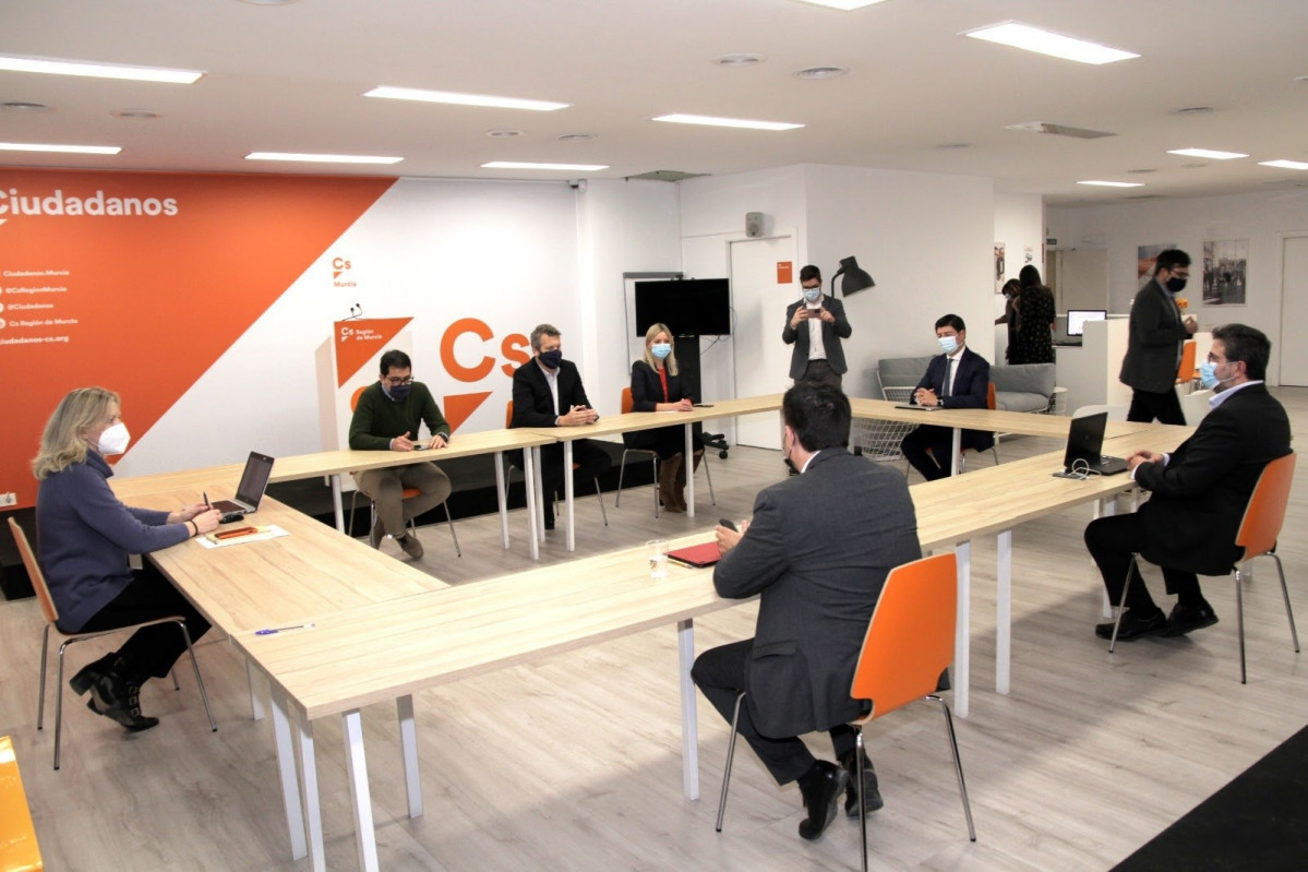 Archivo - Carlos Cuadrado i José María Espejo-Saavedra presideixen amb Martínez Vidal la reunió del Comitè Autonòmic de la formació.