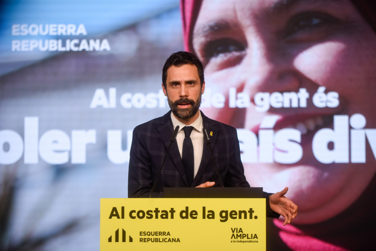 Archivo - El presidente del Parlament y número tres de ERC a las elecciones catalanas, Roger Torrent, en un acto de campaña telemático.