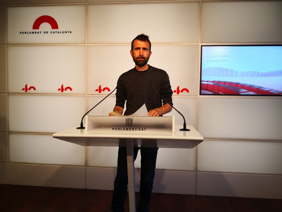 Arxiu - El secretari tercer de la Mesa del Parlament i diputat de la CUP, Pau Juvillà.