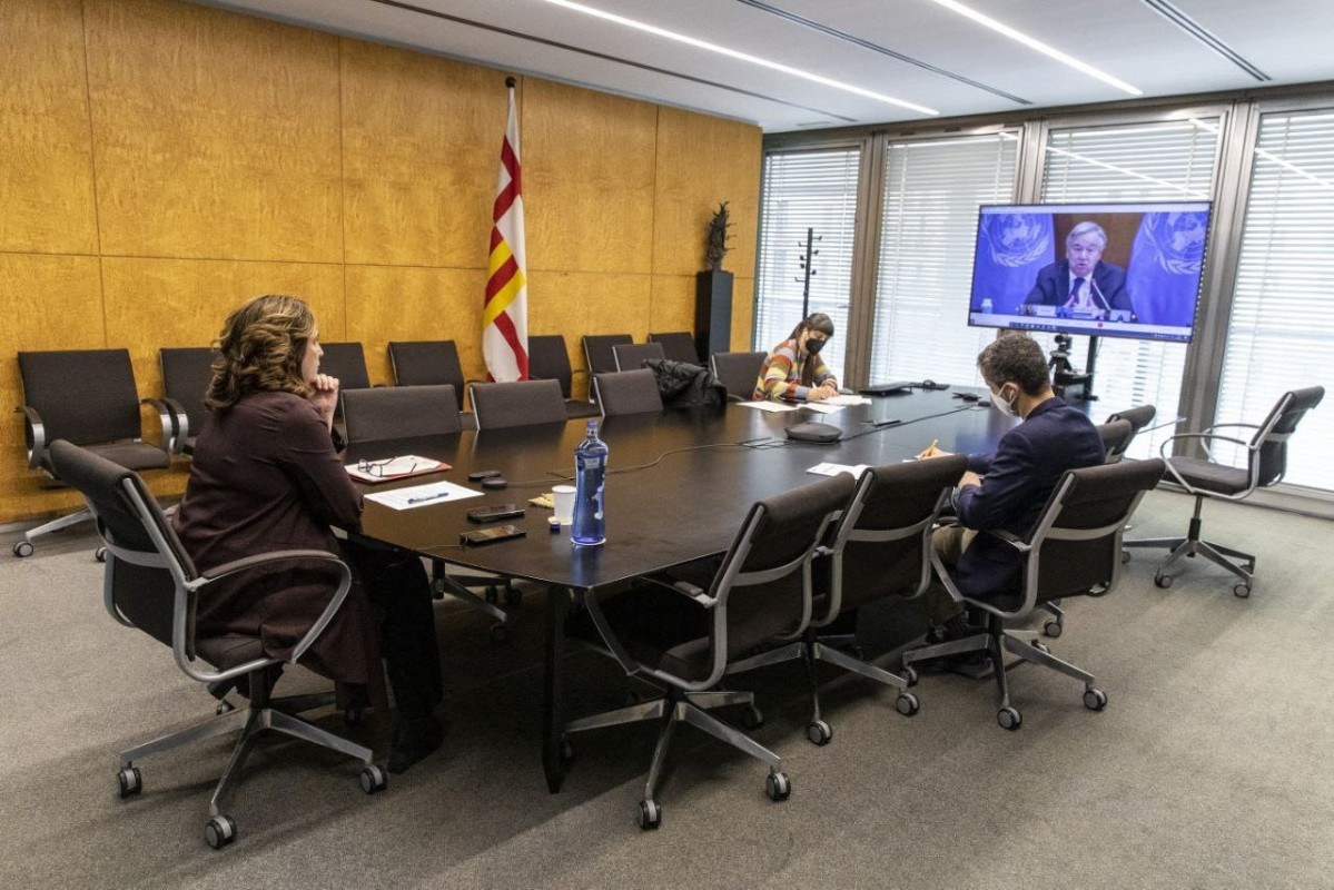 La alcaldesa de Barcelona, Ada Colau, ha defendido este viernes la necesidad de liberar las patentes de las vacunas contra la Covid-19 en el marco de la cumbre telemática de grandes ciudades C40 de l