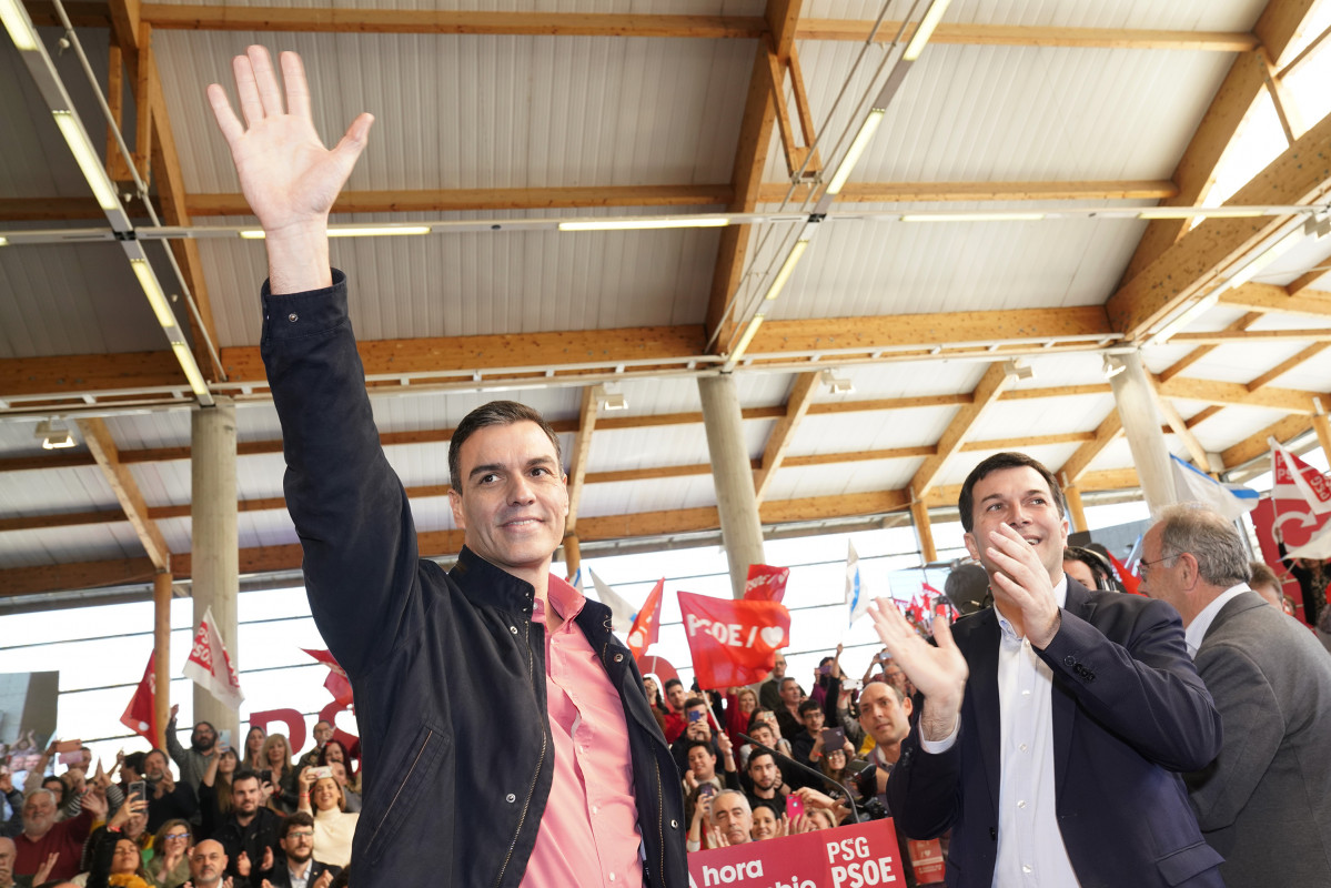 Archivo - El presidente del Gobierno, Pedro Sánchez, en un míin del PSOE en Galicia