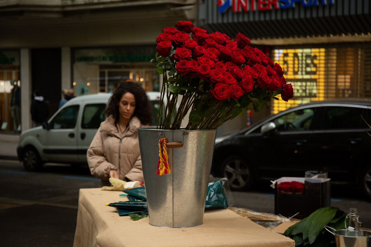 Archivo - Rosas en el día de Sant Jordi en Barcelona