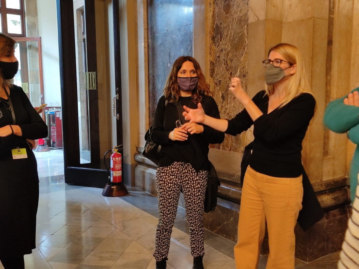 La diputada de ERC en el Parlament Laura Vilagrà y la vicepresidenta de Junts, Elsa Artadi.