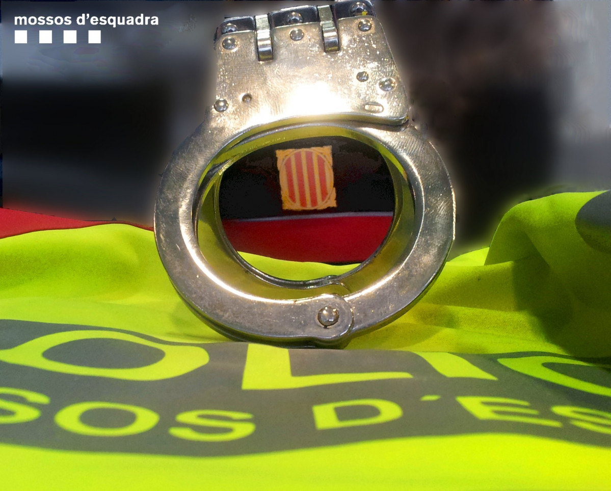 Esposas de los Mossos d'Esquadra