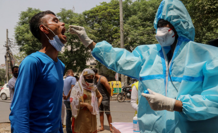 Delhi se está quedando sin espacio para incinerar a personas fallecidas por la covid-19