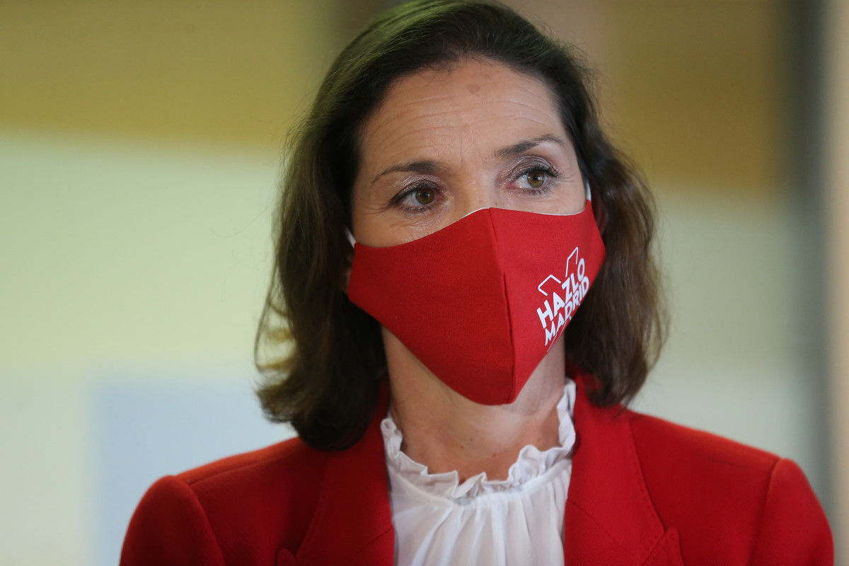 (I-D) La ministra de Industria y Comercio, Reyes Maroto
