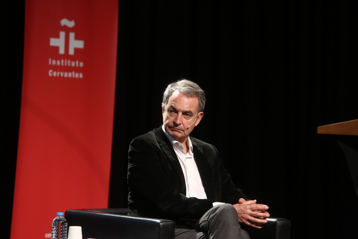 Archivo - Arxivo - L'expresident del Govern José Luis Rodríguez Zapatero, participa en el col·loqui 'Azaña i la cultura com a vocació política', en l'Institut Cervantes, a Madrid (Espanya), a 20