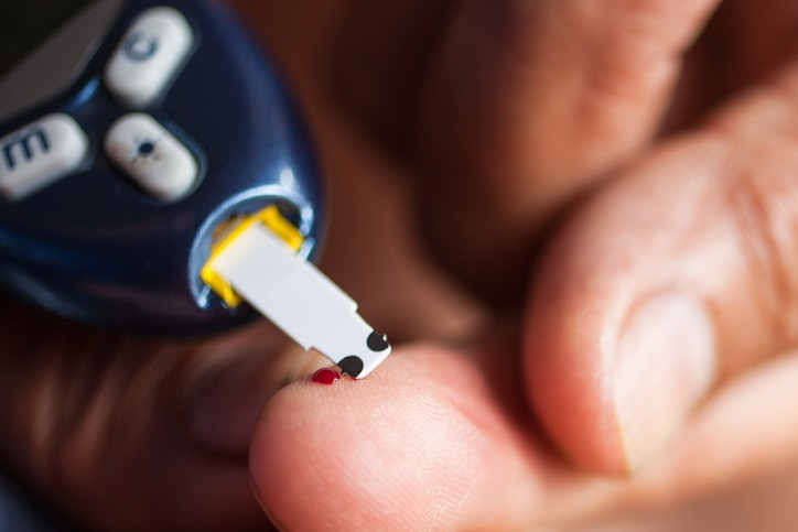 Medidor de glucosa diabetes. Tira reactiva glucómetro.