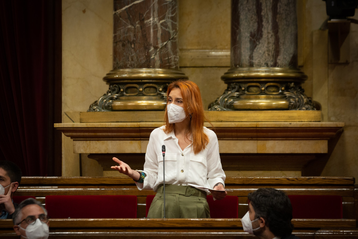La líder de los comuns en el Parlament, Jéssica Albiach, en la sesión de control al Govern en el pleno del Parlament.