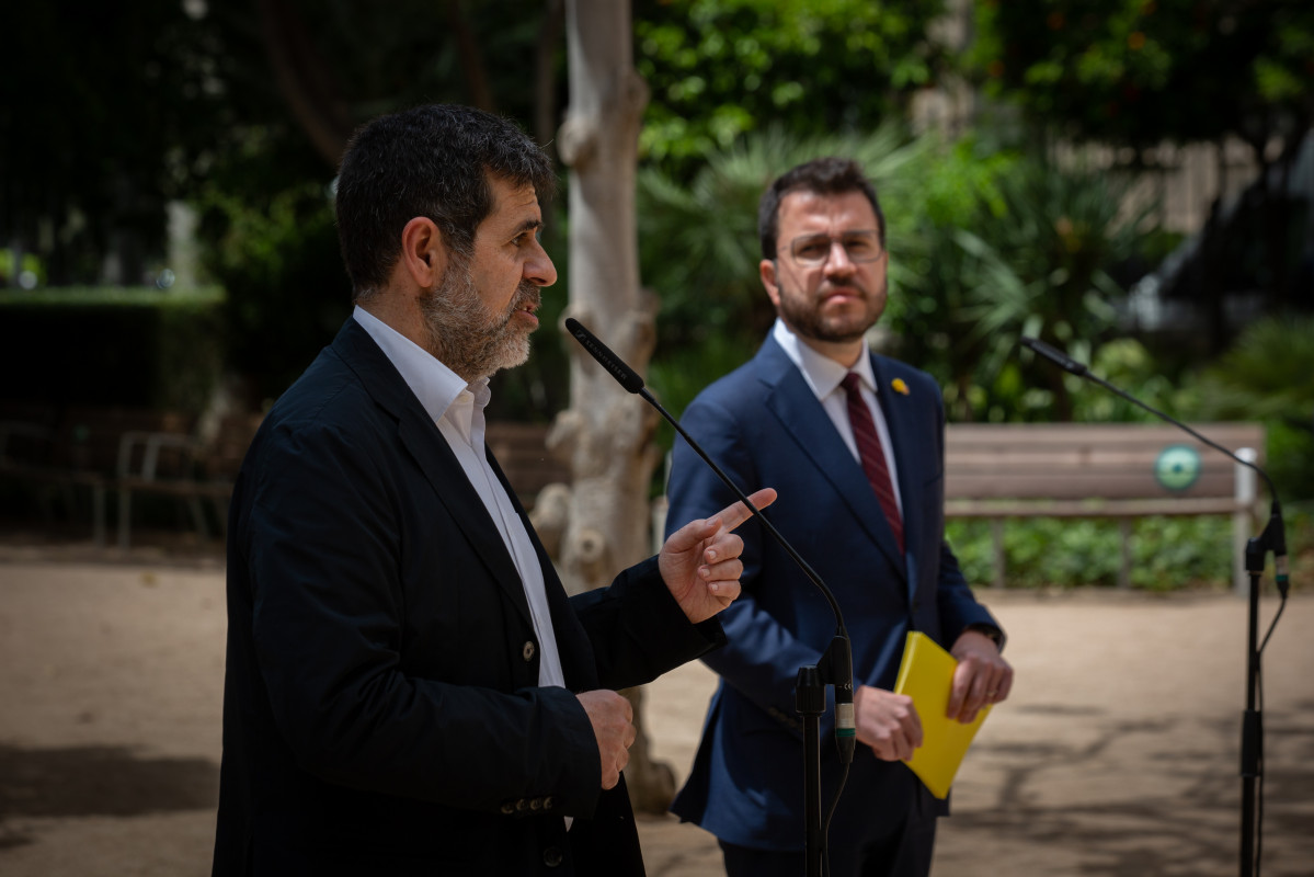 El secretario general de Junts, Jordi Sànchez, junto al nuevo presidente de la Generalitat, Pere Aragonès