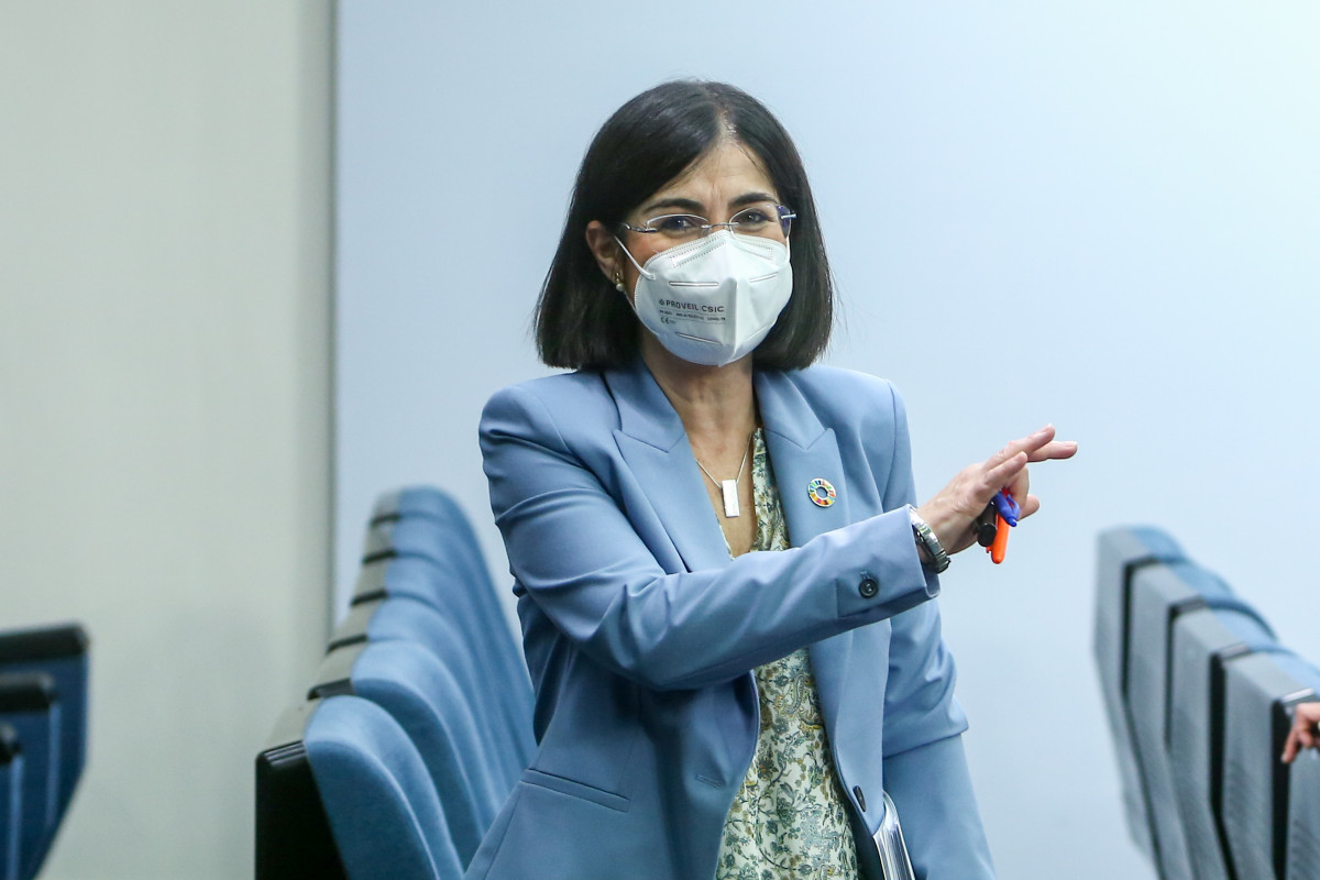 La ministra de Sanidad, Carolina Darias, a su salida de una rueda de prensa posterior a la reunión del Consejo Interterritorial del Sistema Nacional de Salud, a 26 de mayo de 2021, en Madrid (España