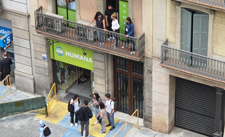 Héroes anónimos evitan el robo a una pareja de personas mayores en pleno centro de Barcelona