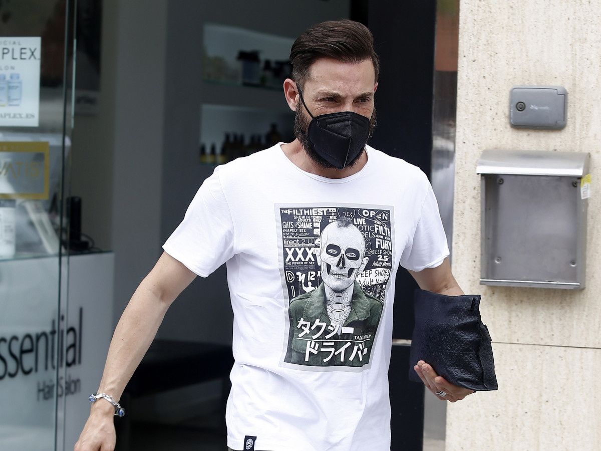 Antonio David a su salida de la peluquería