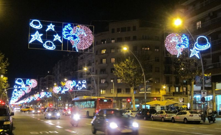 Barcelona enciende las luces de Navidad este viernes con Colau en paseo Maragall