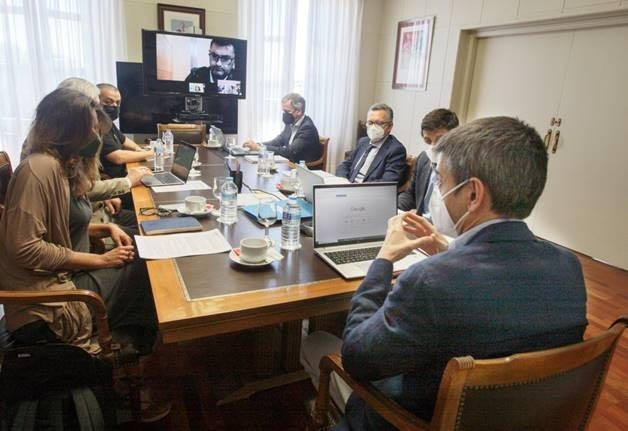 El secretario general de Seguridad Social y Pensiones, Israel Arroyo, en el encuento mantenido con las organizaciones de autónomos para abordar la prórroga del cese de actividad.