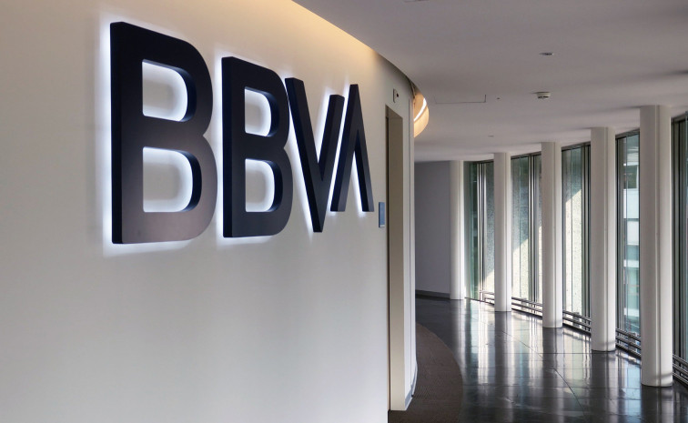 BBVA demora la OPA sobre Sabadell a septiembre, abriendo la puerta a su posible retirada