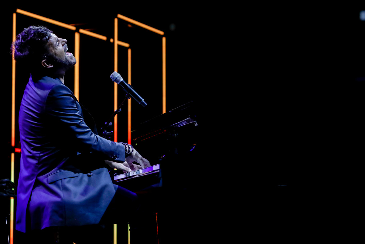 Archivo - El cantante y compositor Pablo López durante un concierto en el Wizink Centro dentro del Madriz Summer Fest, en Madrid (España), a 16 de septiembre de 2020.