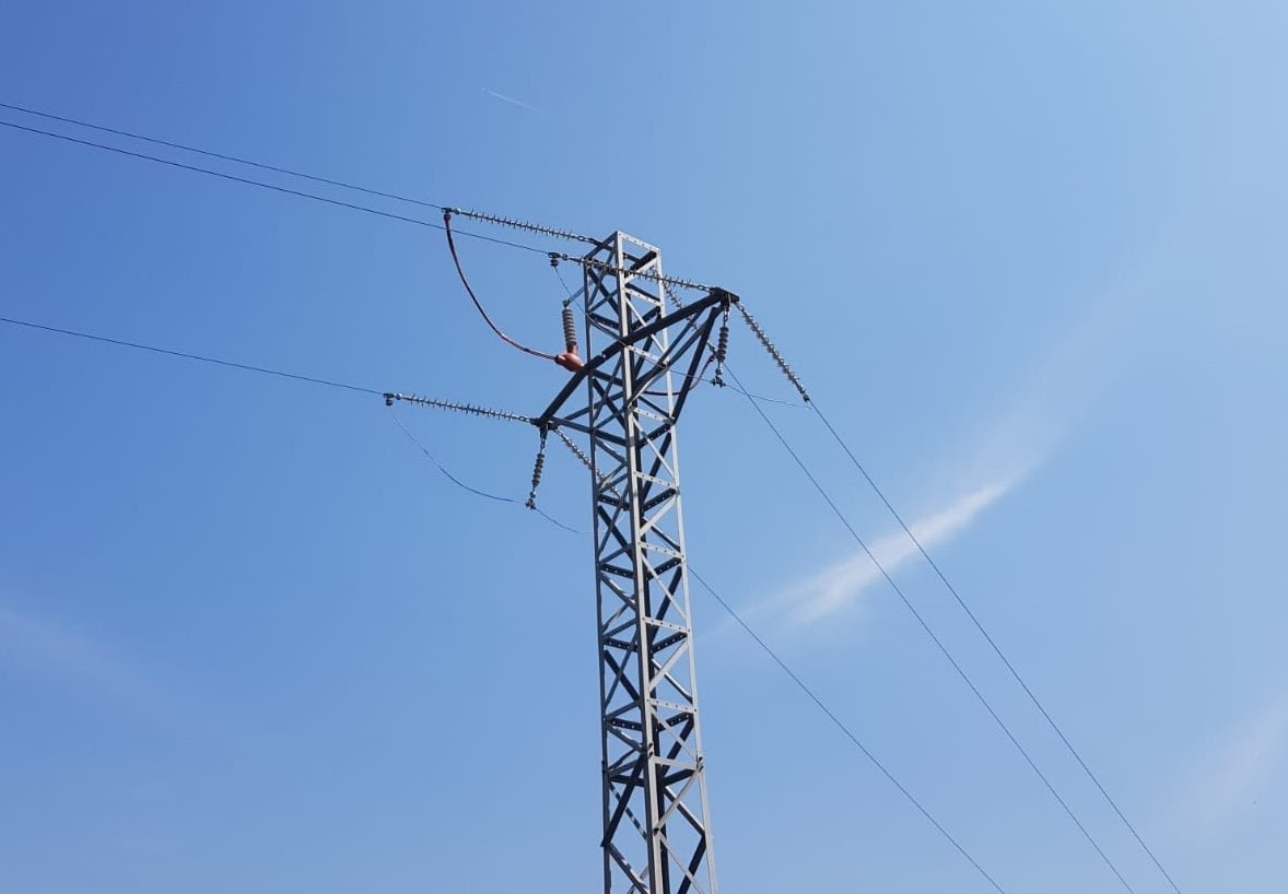 Archivo - Endesa adecua seis líneas eléctricas del Baix Camp (Tarragona) para proteger a la avifauna