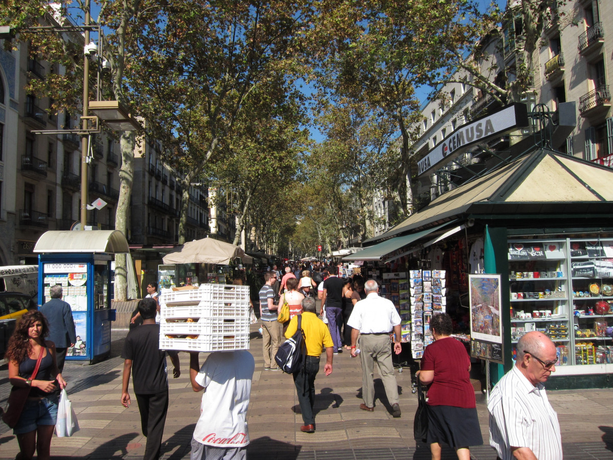 Archivo - La Rambla de Barcelona en una imagen de archivo