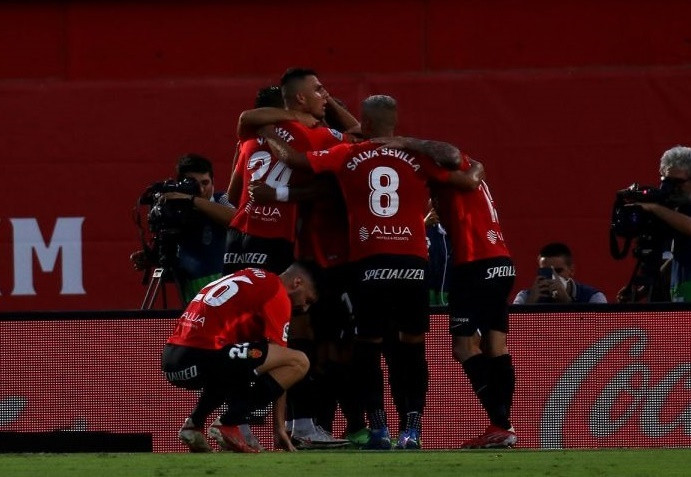 El Mallorca celebra el gol de la victoria ante el Espanyol