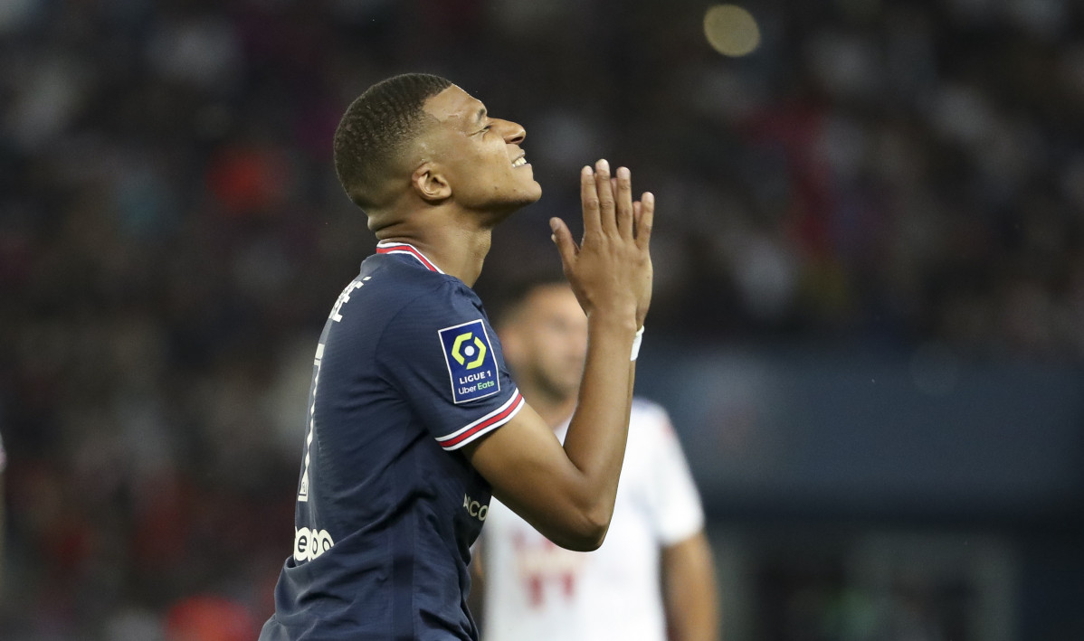 Kylian Mbappé tras fallar una ocasión con el PSG
