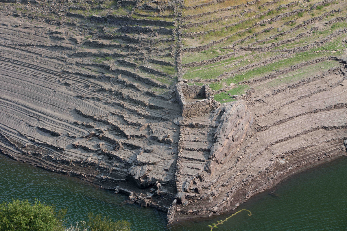 El embalse de Belesar, a 22 de agosto de 2021, en Lugo, Galicia (España)